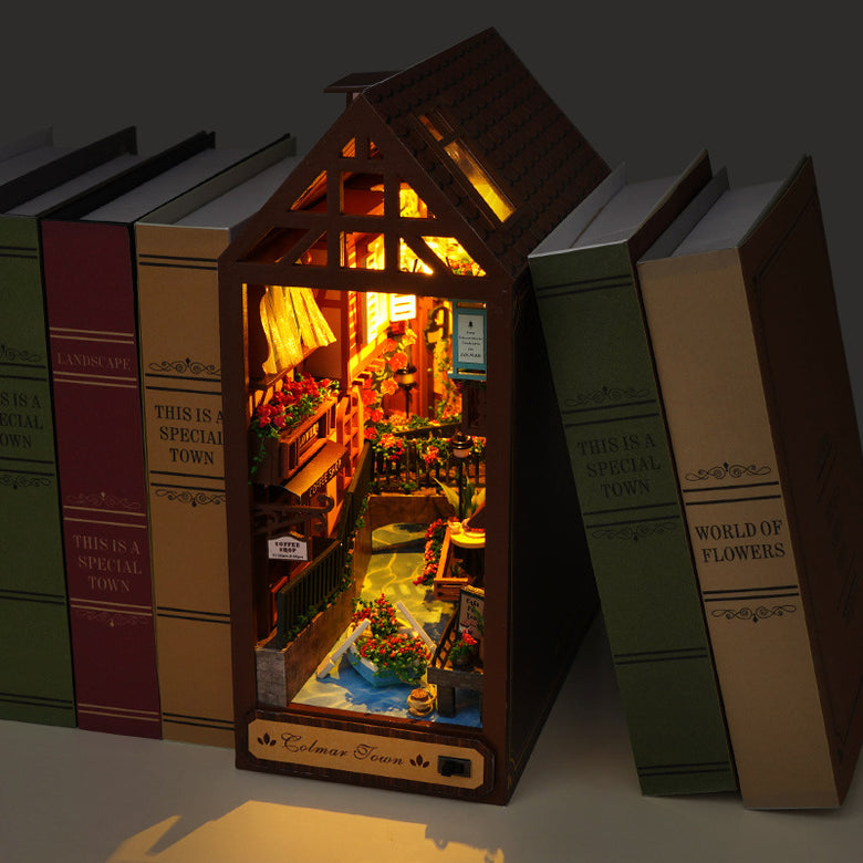 DIY Miniature Cabin Bookend Scene Building Model, Hand-Assembled 3D Puzzle, Creative Birthday Gift, Wooden